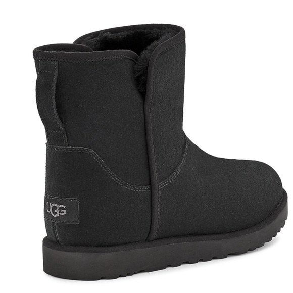 UGG- Cory II Bootie {women’s 10} - Picture 2 of 8